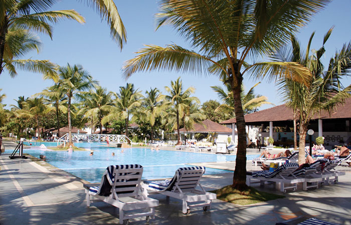 Басей Dona Sylvia Beach Resort
